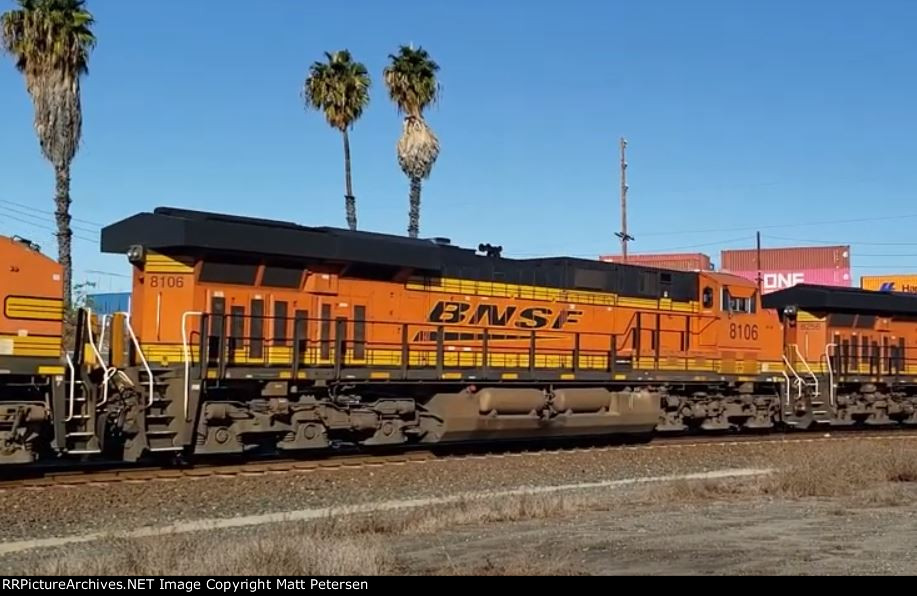 BNSF 8106